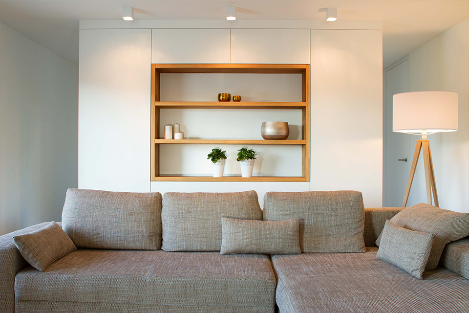 Unsere Massivholz Schreinerei ist Partner für Architekten. Schwerpunkt Ausbau, Küchen, Türen, Treppen.