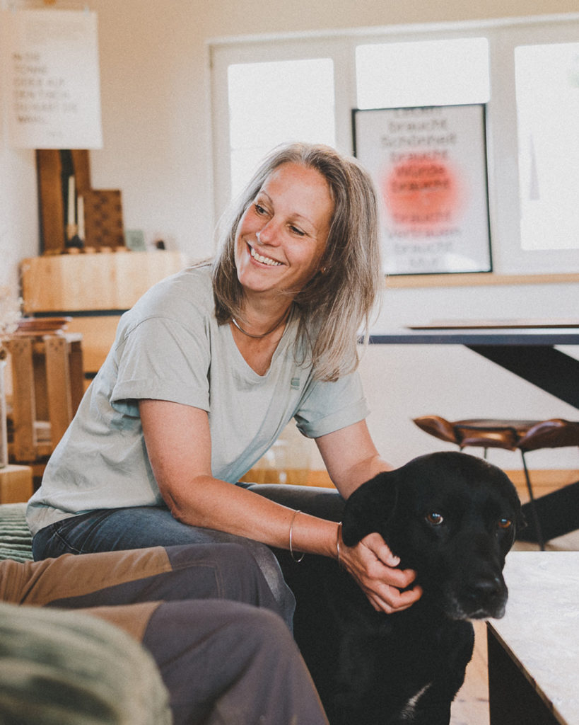 Julia bringt Element der positiven Psychologie in ihr Unternehmen Liebwerk am Bodensee.