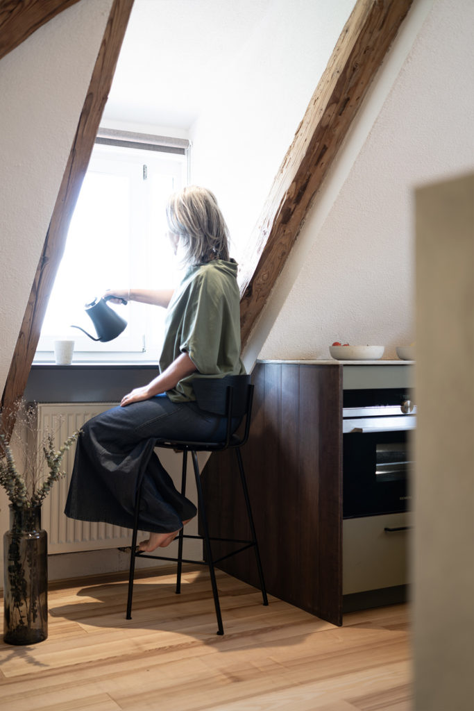 Traumplatz in der Küche von Liebwerk: Coffe Table mit Aussicht auf den Bodensee. 