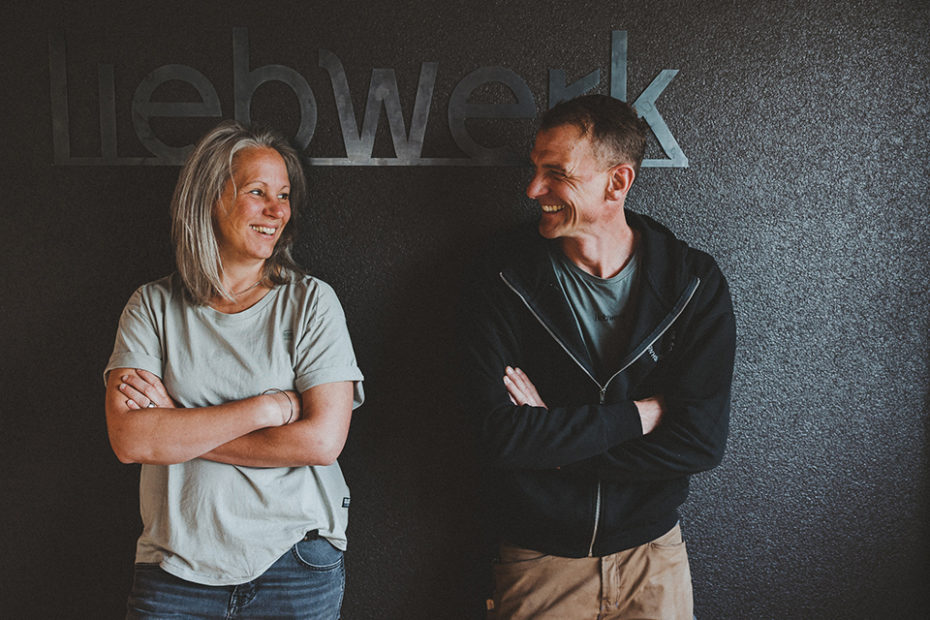 Julia und Roland führen die Schreinerei Liebwerk in Salem mit viel Freude.