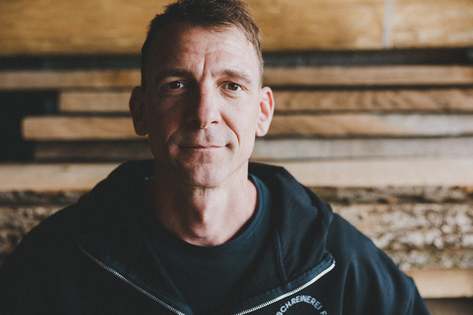 Die Schreinerei Liebwerk vom Bodensee verarbeitet eigenes Massivholz