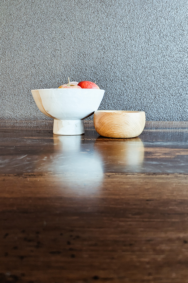 Super schöner Esstisch aus Massivholz mit Epoxidharz Applikation von Liebwerk Schreinerei