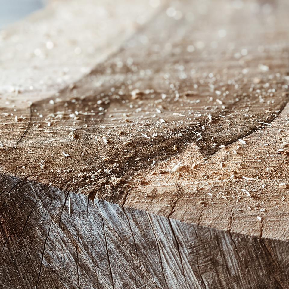 Massivholz ist das Thema bei Schreinerei Liebwerk. Daraus entstehen tolle Möbel und Tische.