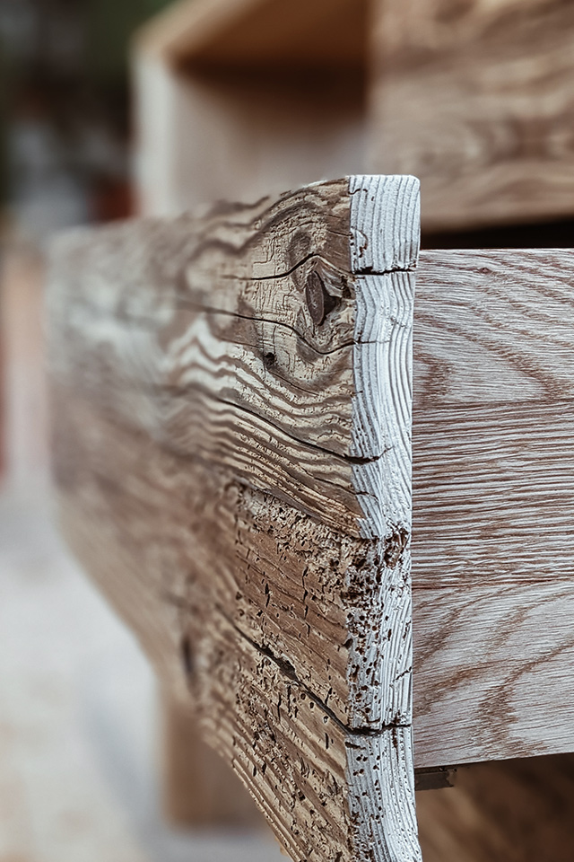 Schreinerei Liebwerk in Salem stellt aus Altholz tolle Küchenfronten her.