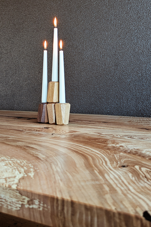 Wow, er Esstisch aus massiver Esche hat eine besonders tolle Maserung - super gemacht von Tischexperte Liebwerk.