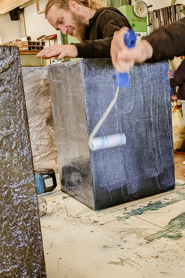 Im Workshop Beton und Objekt wird ein indivudeller Design Cube gestaltet.