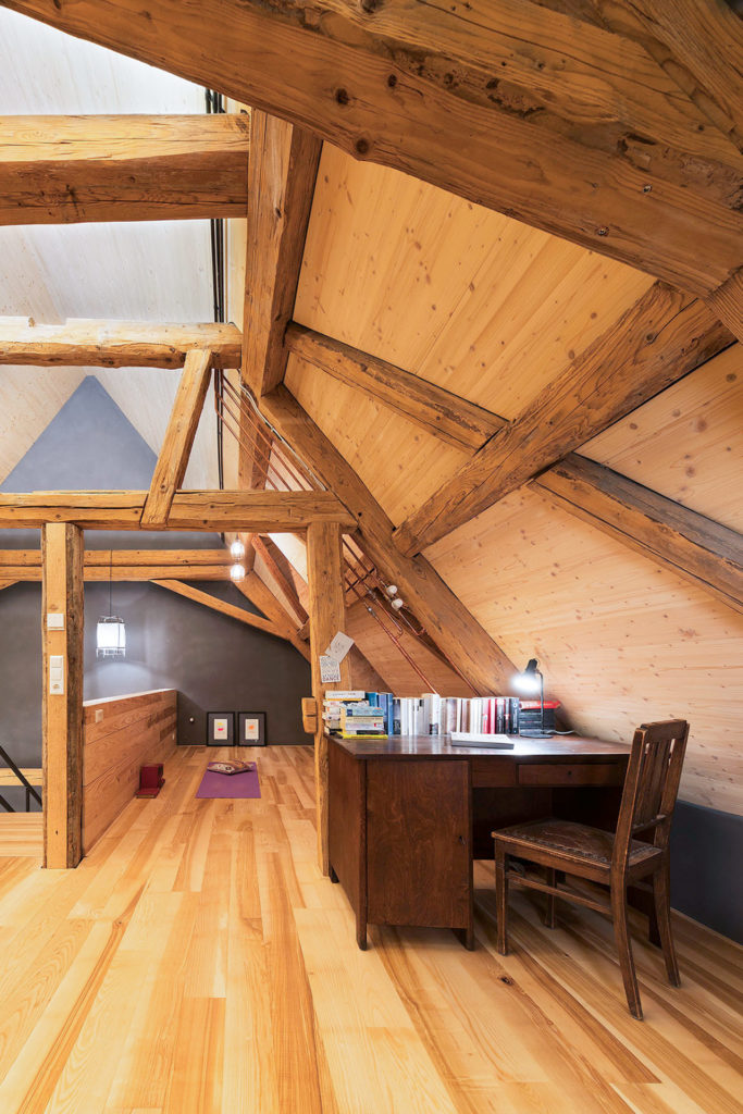 Liebwerk weiß wie Wohlfühlräume entstehen. Dieses Loftzimmer ist ein solcher - geplant mit den Prinzipien der Architekturpsychologie.